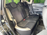 後部座席も気になるようなキズ・汚れやへたり等、大きなダメージはなく、良好な状態です。