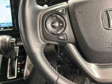 ステアリングにオーディオ操作スイッチが付いています。オーディオ画面に直接タッチしなくても操作が出来ますので、運転に集中できます。