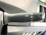 【オートライト】周りの明るさに応じて自動でヘッドライトの点灯・消灯ができる機能です!ライトの付け忘れ・消し忘れなどが無くなり、雨の日や夕方の走行も安心!トンネル通過時も便利ですね♪