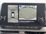 アラウンドビューモニターは車庫入れの強い味方となってくれます。上から車を見下ろすように視ることで、駐車場枠内にビシッと真っ直ぐ停めれます!☆一度使ったらわかって頂けます☆