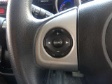 ステアリングスイッチ★運転中、前方から目線をそらすことなく、オーディオ等の操作が可能な便利機能!安心&快適なドライブを演出してくれます!