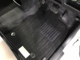 嬉しい純正フロアマット付き♪ 状態も良好です(^^♪