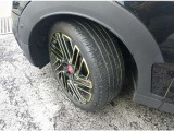 タイヤサイズは225/40R18です