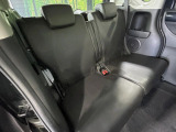 後部座席も気になるようなキズ・汚れやへたり等、大きなダメージはなく、良好な状態です。