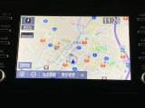 純正ナビを装備。タッチパネル式で使いやすく、お出かけもラクラクです。