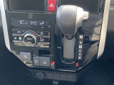 シフト周りも綺麗です!オートエアコン!