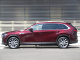 コンセプトは『Graceful Driving SUV』。圧倒的な走りを実現するメカニズムを、優雅で美しいボディで包み込んだ、MAZDAのフラッグシップSUV。