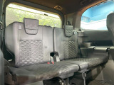 3列目シートはもちろん状態良好☆大人でもゆったりと座って頂けますので、大人数でのお出かけもラクラクです♪ご家族で、気の知れた仲間で、ドライブに行くのが楽しみですね♪