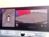 上からの視点で狭い駐車場への駐車などに役立つアラウンドビューモニターです♪