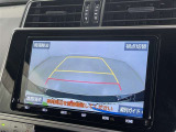 バックモニターも装備しております。バックギアに入れるとナビ画面に車の後方が映し出されます。これで後方確認も安心!