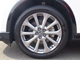純正のアルミホイール!足元までカッコよく決まってます!!
