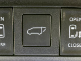 【パワーバックドア】スマートキーや運転席のボタンを押すだけでリアゲートが自動で開閉します!荷物を持っている時や、高い位置にあるバックドアを閉める際に便利な機能です♪