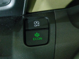 葉っぱマークのECONスイッチ!スイッチをONにするだけで、エンジンやエアコンなどを協調制御。燃費の向上に貢献します!