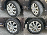 165/65R14 純正アルミホイール装着。