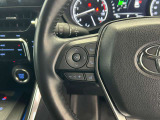 運転中、オーディオの操作をしてて、ハッとしたことはありませんか?ステアリングスイッチは、運転中でもハンドルでオーディオの操作が可能です。安全なドライブをサポートします。