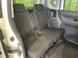 後部座席も気になるようなキズ・汚れやへたり等、大きなダメージはなく、良好な状態です。
