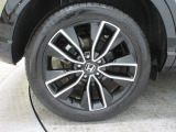 アルミホイール付きで足元もスタイリッシュに!