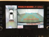 【パノラミックビューモニター】専用のカメラにより、上から見下ろしたような視点で360度クルマの周囲を確認することができます☆死角部分も確認しやすく、狭い場所での切り返しや駐車もスムーズに行えます。