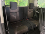 3列目シートはもちろん状態良好☆大人でもゆったりと座って頂けますので、大人数でのお出かけもラクラクです♪ご家族で、気の知れた仲間で、ドライブに行くのが楽しみですね♪