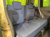 後部座席も気になるようなキズ・汚れやへたり等、大きなダメージはなく、良好な状態です。