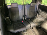 3列目シートはもちろん状態良好☆大人でもゆったりと座って頂けますので、大人数でのお出かけもラクラクです♪ご家族で、気の知れた仲間で、ドライブに行くのが楽しみですね♪