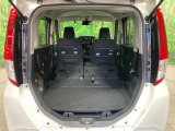 普段のお買い物や通勤、送迎等に十分な荷室スペースを確保しております。セカンドシートを倒すと、大きな荷物の積載も可能です♪
