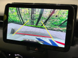 【バックカメラ】駐車時に後方がリアルタイム映像で確認できます。大型商業施設や立体駐車場での駐車時や、夜間のバック時に大活躍!運転スキルに関わらず、今や必須となった装備のひとつです!