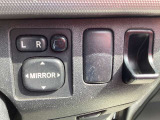 ベッドキット等の車中泊用アイテムの取り付けも実績多数ございますので、お気軽にご相談ください!