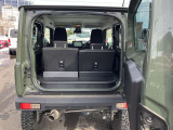 後ろのシートを倒せば荷室は広がります!!