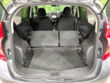普段のお買い物や通勤、送迎等に十分な荷室スペースを確保しております。セカンドシートを倒すと、大きな荷物の積載も可能です♪