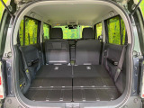 普段のお買い物や通勤、送迎等に十分な荷室スペースを確保しております。セカンドシートを倒すと、大きな荷物の積載も可能です♪