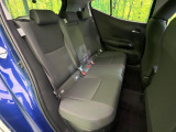 後部座席も気になるようなキズ・汚れやへたり等、大きなダメージはなく、良好な状態です。
