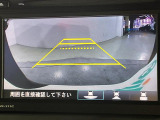 【バックモニター】後ろのカメラの映像がモニターに映し出されるので、後方の見えない死角や、障害物との距離感などもしっかり安全確認することができます!