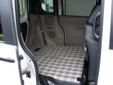●N-BOXジョイのシートはチェック柄です。