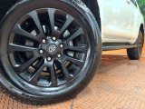 【純正18インチアルミホイール】外観にマッチした純正アルミホイールを装着しております。各種社外アルミホイールや、スタッドレスタイヤも取扱いしております。是非ご相談ください♪