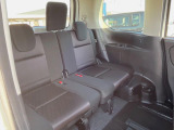 3列目シートはもちろん状態良好☆大人でもゆったりと座って頂けますので、大人数でのお出かけもラクラクです♪ご家族で、気の知れた仲間で、ドライブに行くのが楽しみですね♪