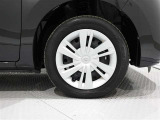 純正ホイールを装備、タイヤサイズは165/65R14です。