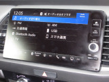 ナビゲーションはホンダコネクトディスプレーを装着しております。AM、FM、Bluetooth、フルセグTVがご使用いただけます。初めて訪れた場所でも道に迷わず安心ですね!