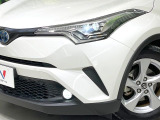 【シーケンシャルターンランプ付きLEDヘッドライト】人気の『流れるウィンカー』付きのLEDヘッドライトを装備♪高級感はもちろん、点灯時は存在感たっぷりで他車からも認識されやすく安心です。