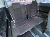 3列目シートはもちろん状態良好☆大人でもゆったりと座って頂けますので、大人数でのお出かけもラクラクです♪ご家族で、気の知れた仲間で、ドライブに行くのが楽しみですね♪