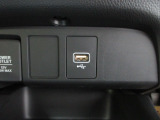 便利な充電用USBジャックも付いています☆