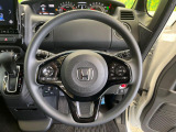 【ステアリングスイッチ】運転中、前方から目線をそらすことなく、オーディオ等の操作が可能な便利機能!安心&快適なドライブを演出してくれます♪v