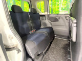 後部座席も気になるようなキズ・汚れやへたり等、大きなダメージはなく、良好な状態です。