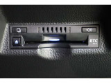 ETCはナビ連動機能付です。利用日や料金の確認がモニターで出来て便利ですよ。納車前には使用できるようにセットアップをさせていただきます。ETCカードの取扱もしておりますのでご相談下さいね。
