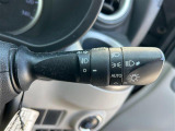 【 オートライト 】オートライトなのでライトの点け忘れを気にすることなく運転が出来ます。