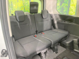 3列目シートはもちろん状態良好☆大人でもゆったりと座って頂けますので、大人数でのお出かけもラクラクです♪ご家族で、気の知れた仲間で、ドライブに行くのが楽しみですね♪
