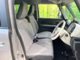 運転席シート廻りは使用感も少なく、良好な状態となっています。前オーナー様が丁寧に使っていたことがよくわかりますね。