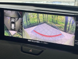 【マルチビューカメラシステム】専用のカメラにより、上から見下ろしたような視点で360度クルマの周囲を確認することができます☆死角部分も確認しやすく、狭い場所での切り返しや駐車もスムーズに行えます。