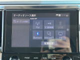 【ディスプレイオーディオ】スマホに接続すれば「Apple CarPlay」または「Android Auto」から、アプリのナビや電話・メッセージ・音楽などが利用できます。