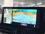 【アラウンドビューモニター】専用のカメラにより、上から見下ろしたような視点で360度クルマの周囲を確認することができます☆死角部分も確認しやすく、狭い場所での切り返しや駐車もスムーズに行えます。
